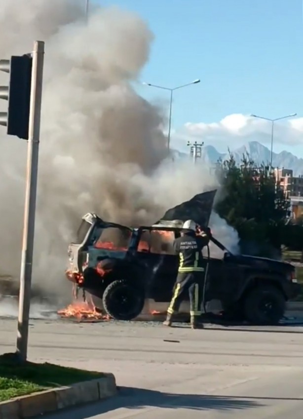 Foto - Yanan cipin patlama anı kamerada