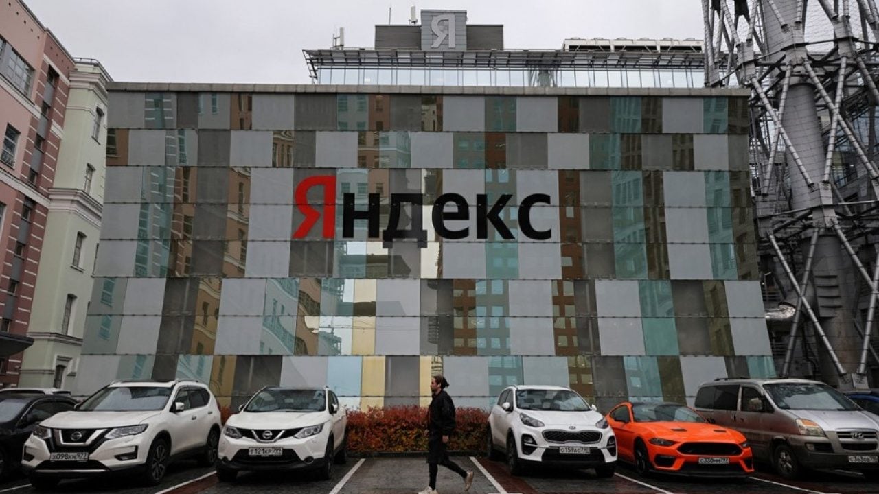 Foto - Yandex’den ‘savaş’ kararı! O üç bilgisayarı taşımaya başladı