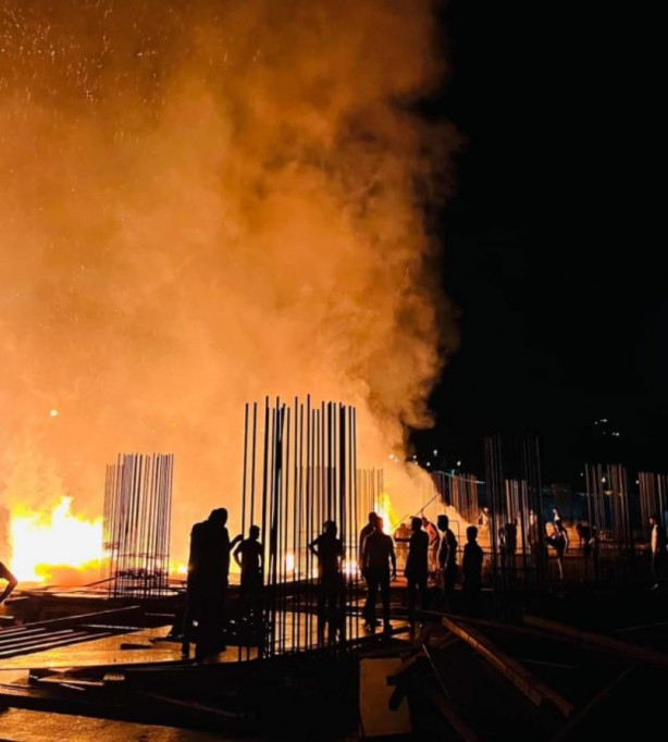 Foto - Yangın inşaatı devam eden Şırnak Bölge Hastanesi'ni küle çevirdi