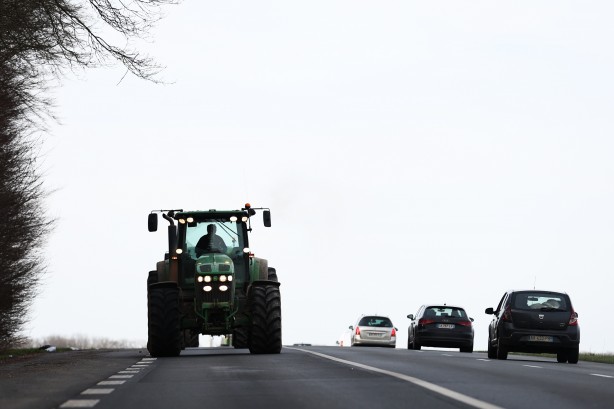 Foto - Yangın yerine dönen Fransa için endişeliyiz! Macron binlerce polisi sokağa döktü