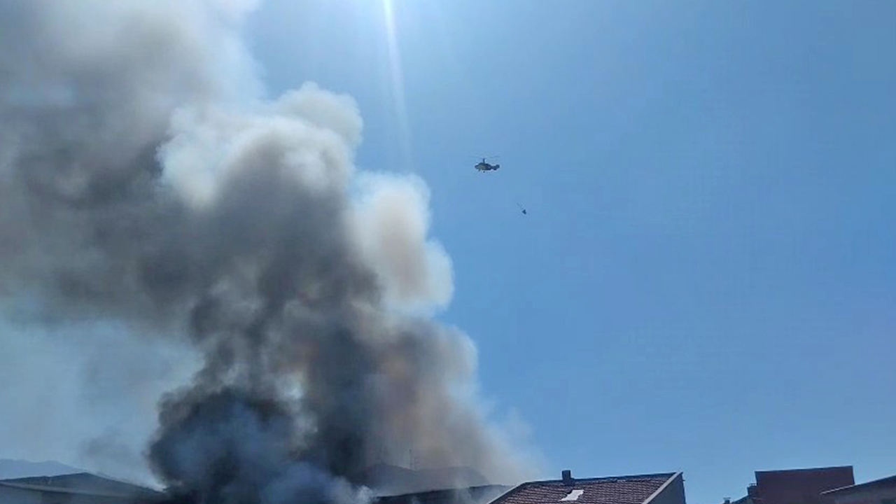 Foto - Yangına helikopterle müdahale ediliyor: Tarihi Kaleiçi Çarşısı yanıyor