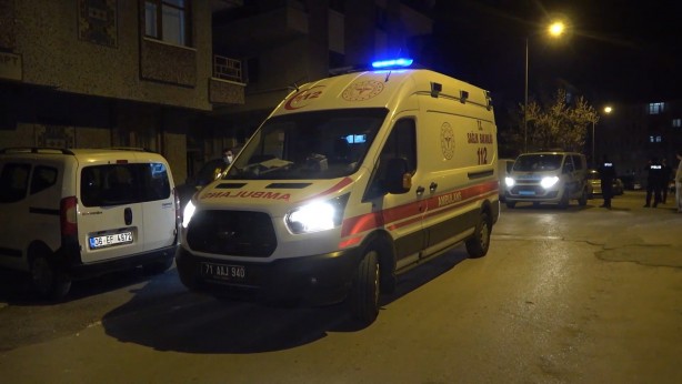 Foto - Yangına uykuda yakalanan aile, komşularının dikkati sayesinde kurtuldu