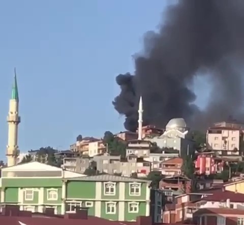 Foto - Yangında ev küle döndü, Kur'an-ı Kerim sayfaları zarar görmedi!