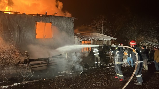 Foto - Yangında evsiz kaldılar! Şehit ailesine devlet sahip çıktı