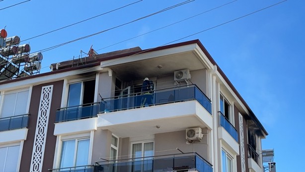 Foto - Yangında mahsur kalan iki torununu kurtardı