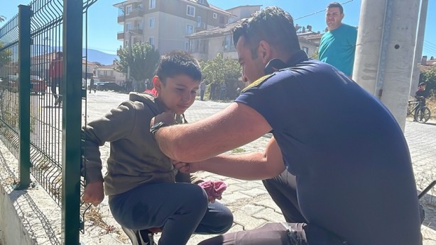 Foto - Yangında mahsur kaldılar! 2 kardeşi itfaiye kurtardı