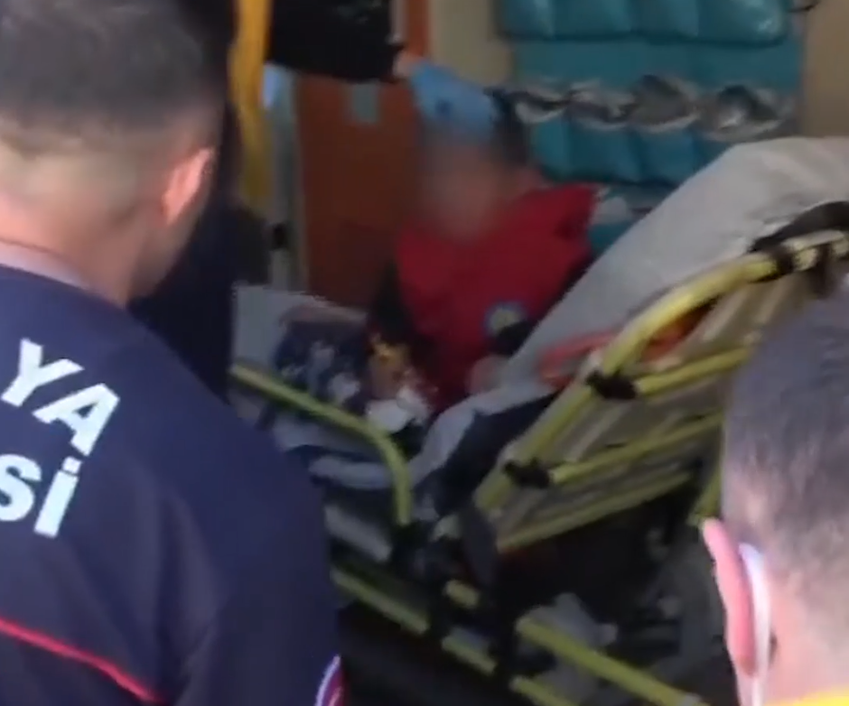 Foto - Yangından kurtulan çocuk! Öyle bir şey söyledi ki Türkiye’nin yüreğini burktu ‘Annemin parası yok götürmeyin’