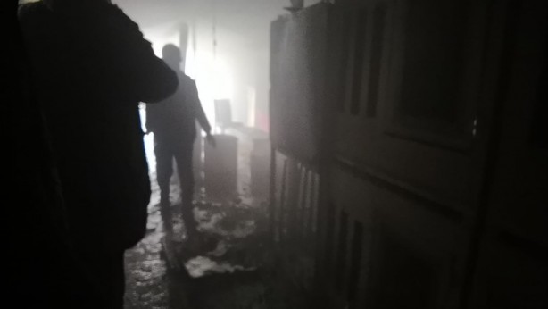 Foto - Yangını taşlarla söndürmeye çalıştılar! 30 tavuk telef oldu