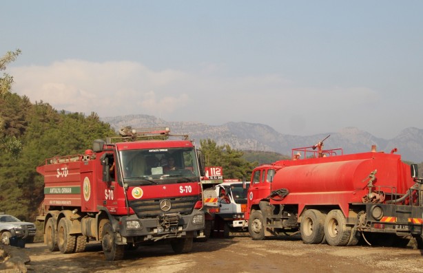 Foto - Yangının söndürüldüğü Manavgat'ta soğutma çalışmaları sürüyor