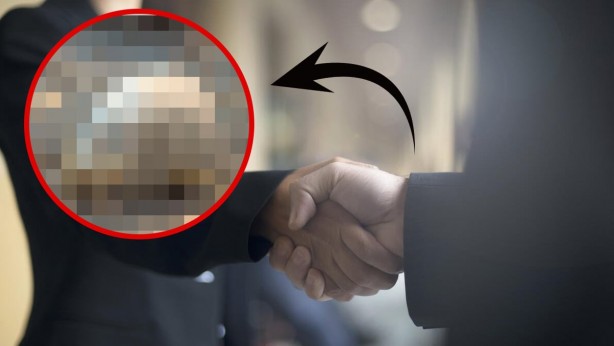 Yanınızda bu hareketi yapan varsa, arkanıza bile bakmadan hemen topuklayın! 8 hafta boyunca hayatınız kâbusa dönebilir