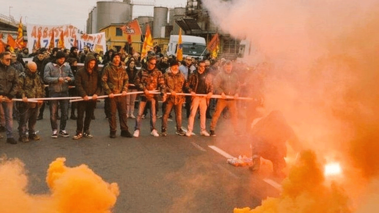 Foto - Yanlış okumuyorsunuz: Muhammed bin Selman İsrail’e silah taşıyacaktı! İtalyanlar mekanı bastı