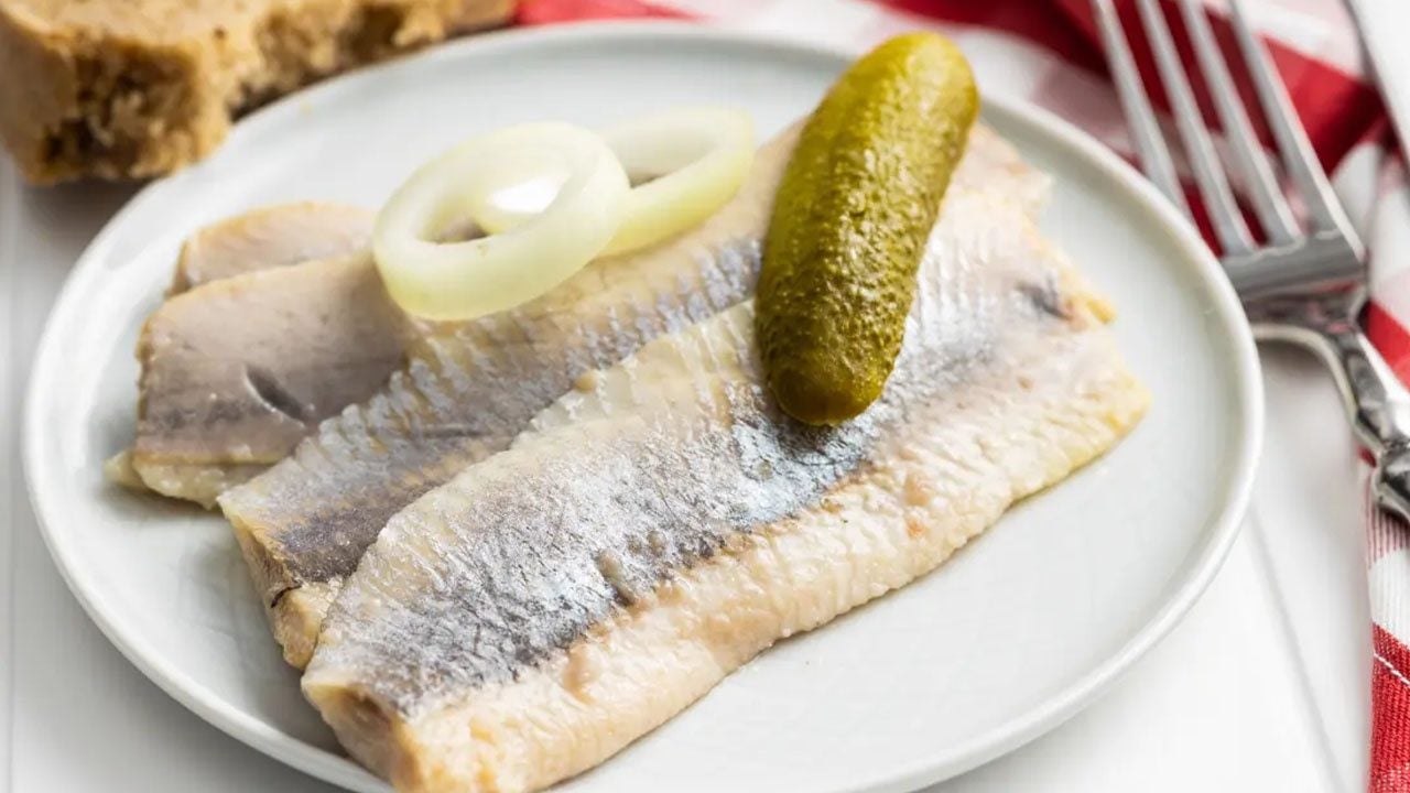 Foto - Yanlış yapmayın: Turşunun yanında asla tüketmeyin! Zehirleyen balık belli oldu!