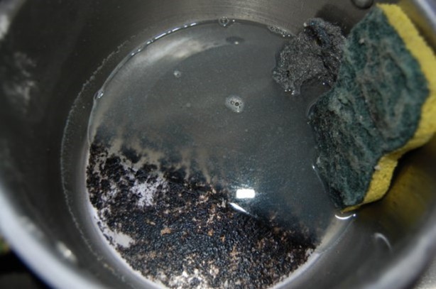 Foto - Yanmış yağları çıkarmanın kolay formülü