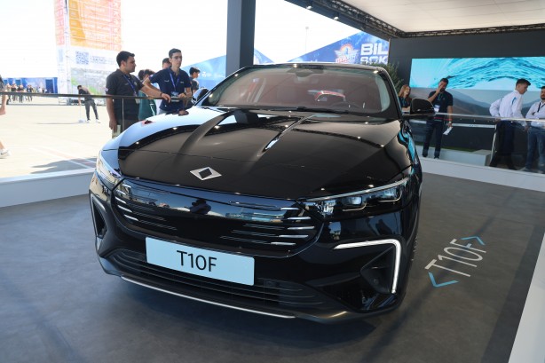 Yapamaz diyenlere gelsin! TOGG’un sedan modeli ilk kez sergilendi