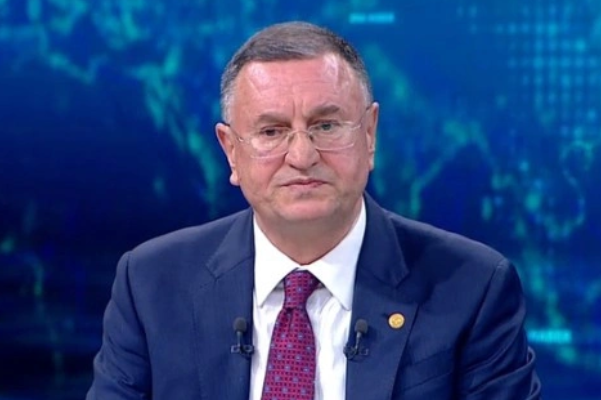 Foto - Yapaysa CHP Yapay! Yapay zeka adayı Lütfü Savaş başka partiye mi geçiyor?