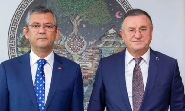 Foto - Yapaysa CHP Yapay! Yapay zeka adayı Lütfü Savaş başka partiye mi geçiyor?