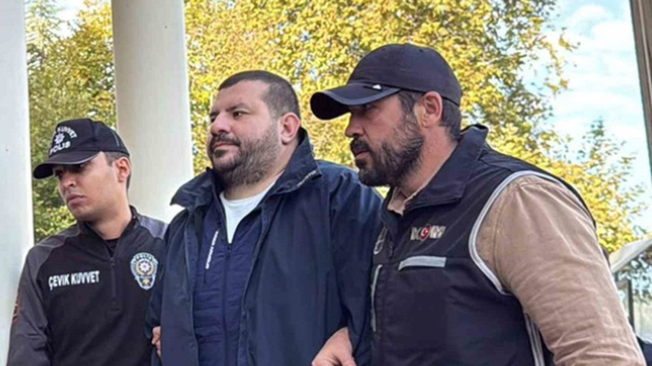 Foto - Yapılmayan işleri yapılmış gibi göstermişler! Belediye başkanı ve oğlu tutuklandı