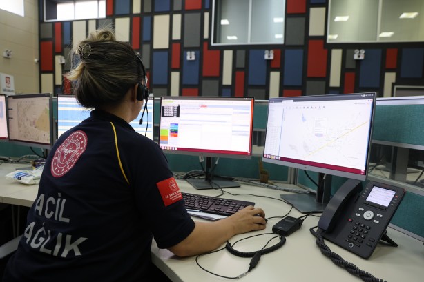 Foto - Yapmayın etmeyin bir gün sizi de yakar! 112 acil çağrı merkezine absürt sorular