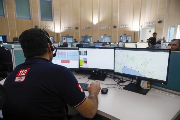 Foto - Yapmayın etmeyin bir gün sizi de yakar! 112 çağrı merkezine bakın ne sordular