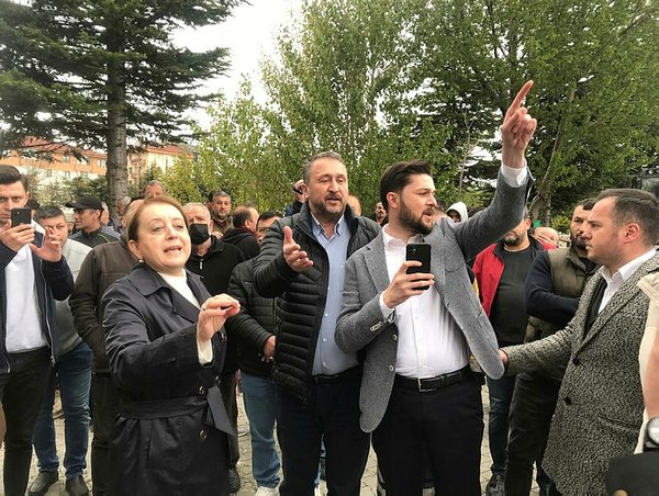 Foto - "Yapmazsam adam değilim" diyen CHP'li Tanju Özcan'a tepkiler çığ gibi! "Ölülere de saygısı yok"