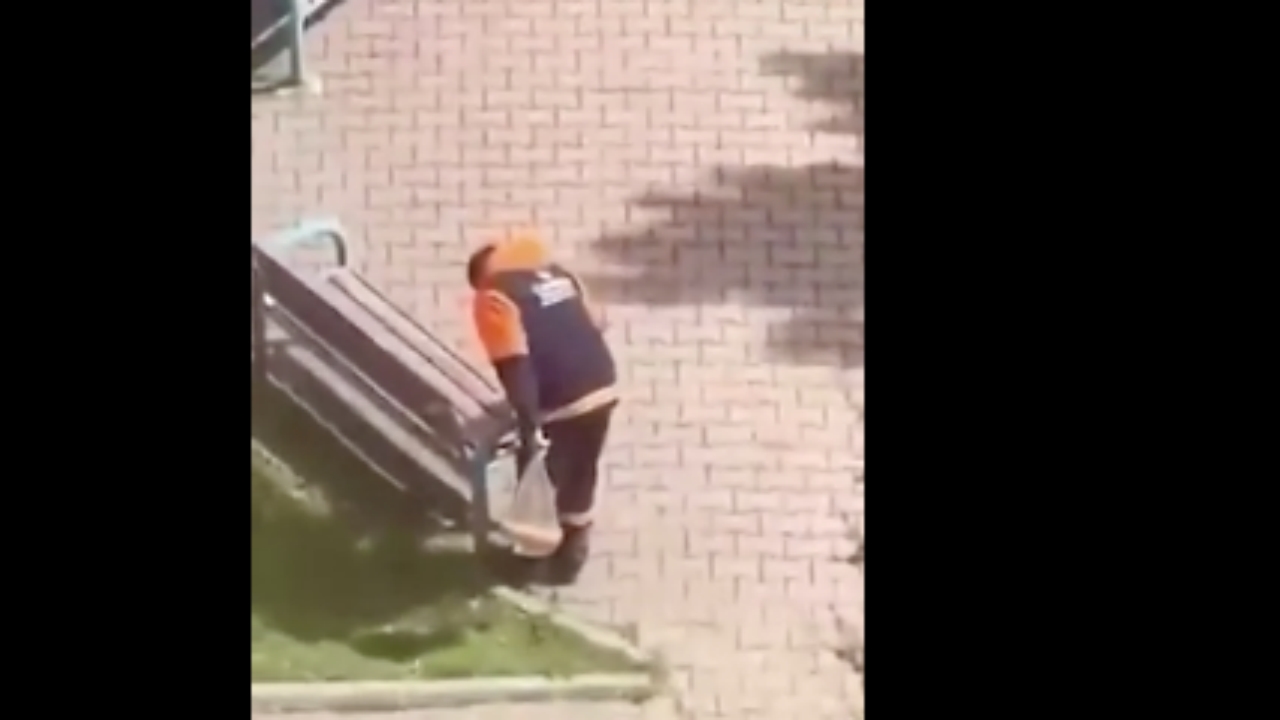 Foto - Yaptığı rezilliği kayda aldı, yetmedi, sanki bir haltmış gibi paylaştı! Sizde hiç utanma yok mu namussuzlar