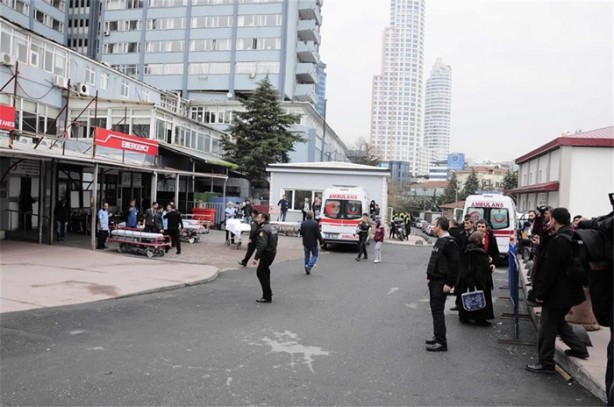 Foto - Yaralananlar hastanelere getirildi