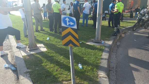 Foto - Yaralı yakınları 'ambulans geç geldi' iddiasıyla polise saldırdı