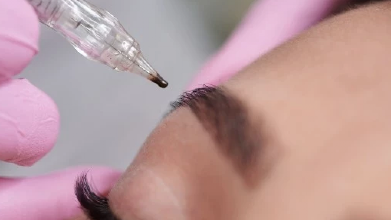 Yarardan çok zarar var uyarısı! Uzmanından uyarı: Kalıcı Makyaj yapanlar dikkat! Yarar değil tehlike vurgusu!