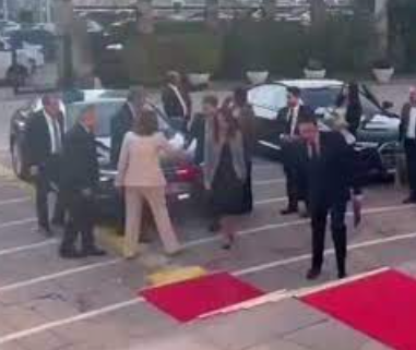 Foto - Yarası olan gocunur! Destici damarlarına bastı