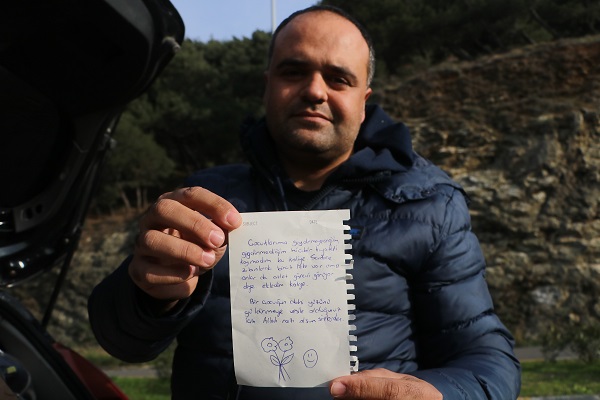 Foto - Yardım kolisinden çıkan ağlatan not!