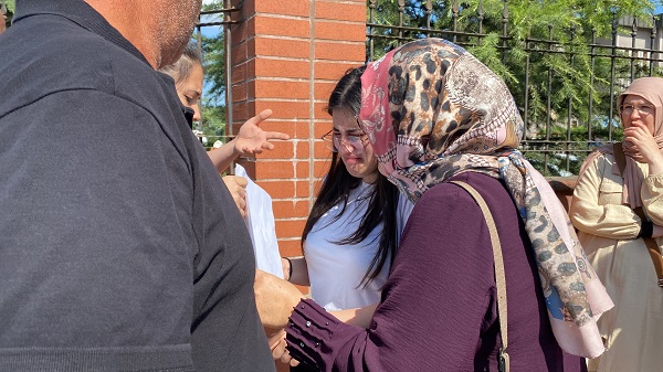 Yardıma itfaiye koştu! Sınava girecek kızın başına öyle bir şey geldi ki