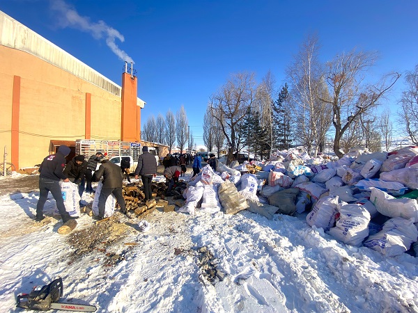 Foto - Yardımlaşmanın böylesi! Ardahanlı vatandaşlardan duygulandıran davranış