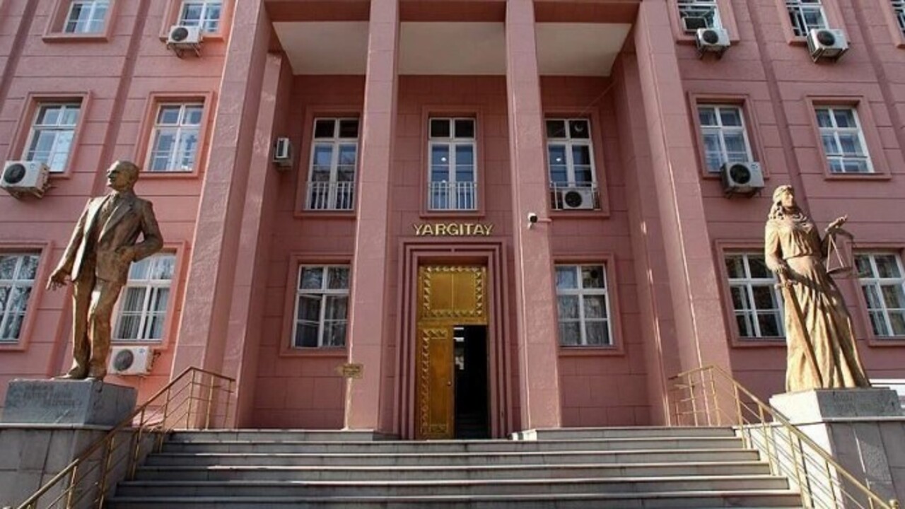 Yargıtay kararı verdi! Kendisini 'bekar' olarak tanıtan kocanın cezası belli oldu