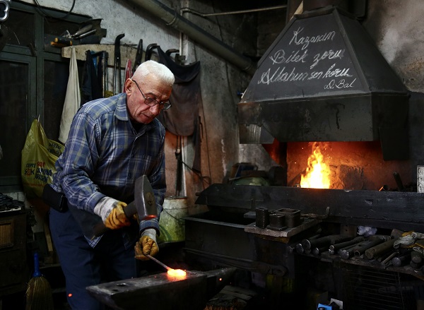 Foto - Yarım asırdır baltalar böyle şekilleniyor