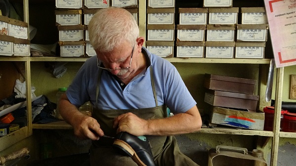 Foto - Yarım asırdır böyle ayakkabı üretiyor