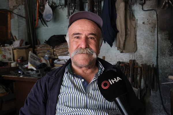 Foto - Yarım asırdır ekmeğini böyle kazanıyor