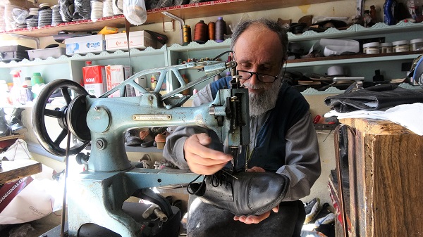 Foto - Yarım asırdır ekmeğini böyle kazanıyor