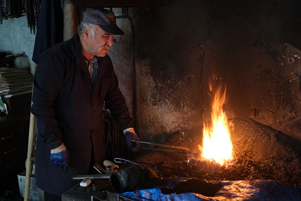Foto - Yarım asırdır ekmeğini böyle kazanıyor
