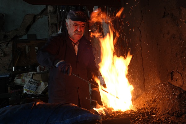 Foto - Yarım asırdır ekmeğini böyle kazanıyor
