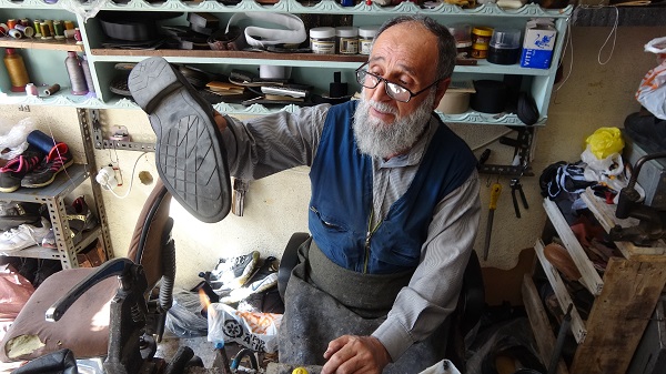 Foto - Yarım asırdır ekmeğini böyle kazanıyor