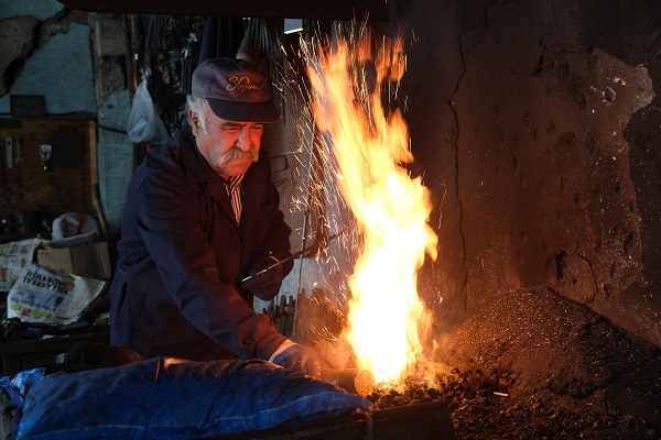 Foto - Yarım asırdır ekmeğini böyle kazanıyor