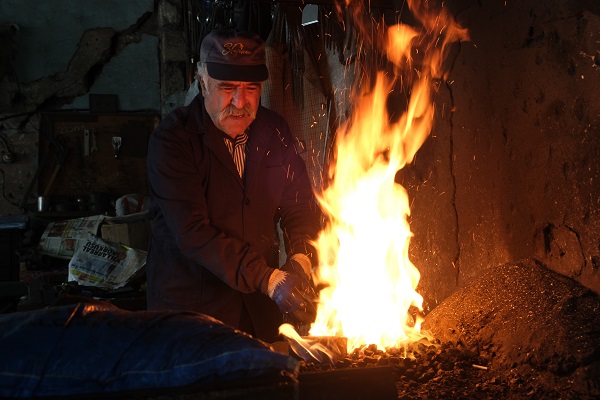 Foto - Yarım asırdır ekmeğini böyle kazanıyor