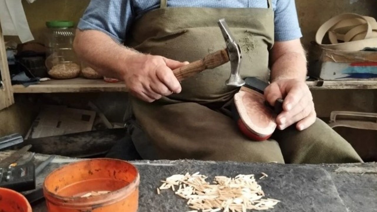 Yarım asırlık ustalık! 55 yıldır baba mesleğini devam ettiriyor