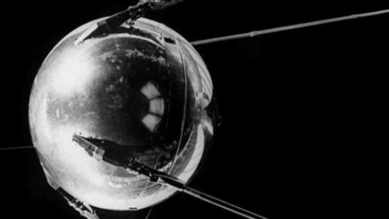 Foto - Yarım asırlık uzay çöpü dünyaya iniyor