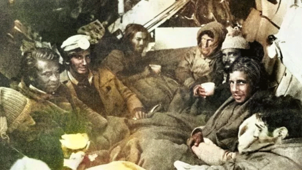 Foto - Yaşadıkları filmlere konu oldu! Hayatta kalmak için arkadaşlarını yediler