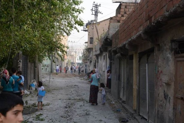 Yasağın kalktığı Cizre'den ilk kareler