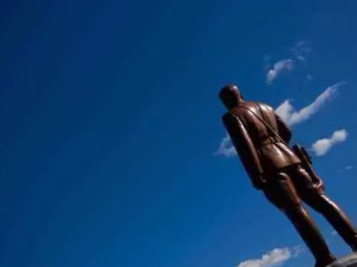 Foto - Yasak olmasına rağmen ortaya çıkardı! Nükleer gücü olan ülkede olay görüntüler