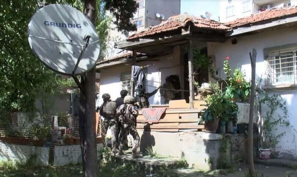 Foto - Yasak öncesi İstanbul sokaklarında nefes kesen operasyon