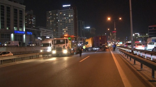 Foto - Yasaklayın artık şu illeti! Alkollü tır sürücüsü dehşet saçtı