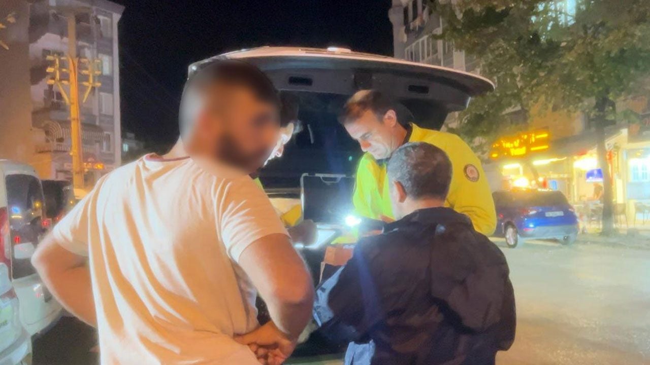 Foto - Yasal sınırın 3 katı alkollü yakalandı! Karakol çıkışında çayını elinden bırakmadı